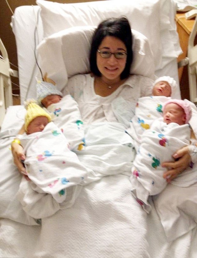 美国产妇水下分娩生下双胞胎,美国孕妇水下分娩双胞胎完整版