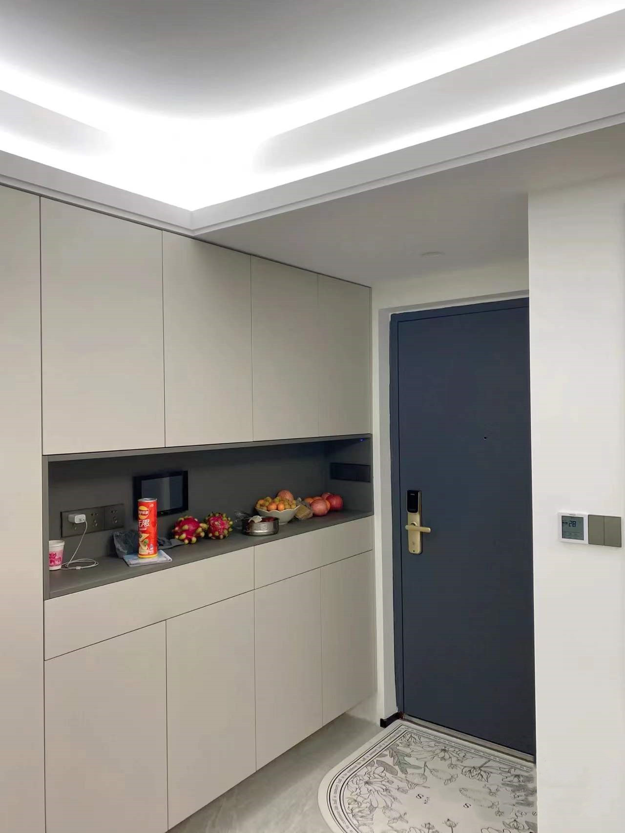 入户门后侧墙柜怎么设计收纳,家里收纳不够用别只知道满墙柜子