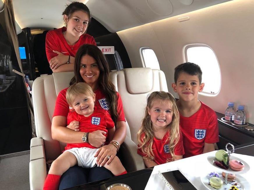 ins泄密,聊聊活色生香球星太太团恩怨情仇…