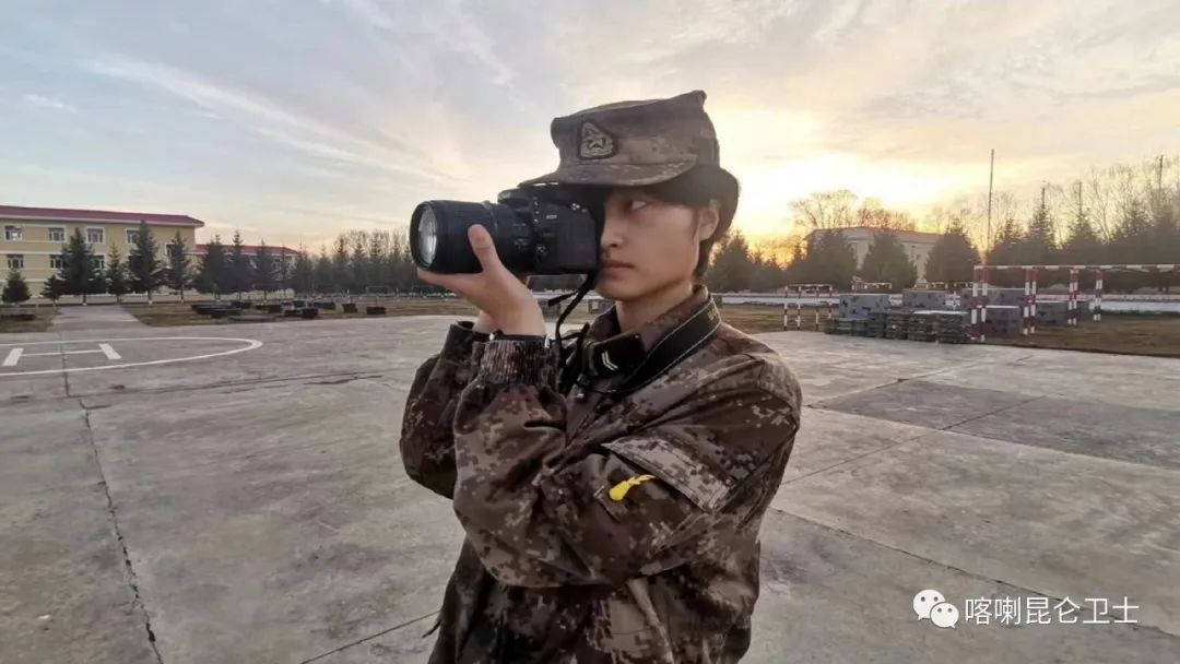 边疆兵记者,有请边防军人走上舞台