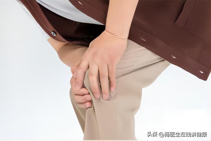 老年人如何缓解膝盖的疼痛,中老年人突然膝盖痛是什么原因