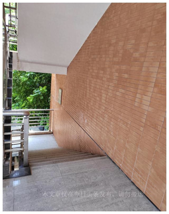 没对比没伤害，看到华南理工大学的环境，就知道成绩好有多重要呀