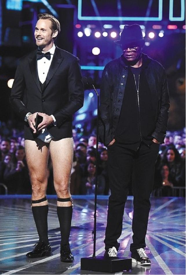 亚历山大斯嘉斯卡德肌肉,亚历山大斯嘉斯卡德大小谎言