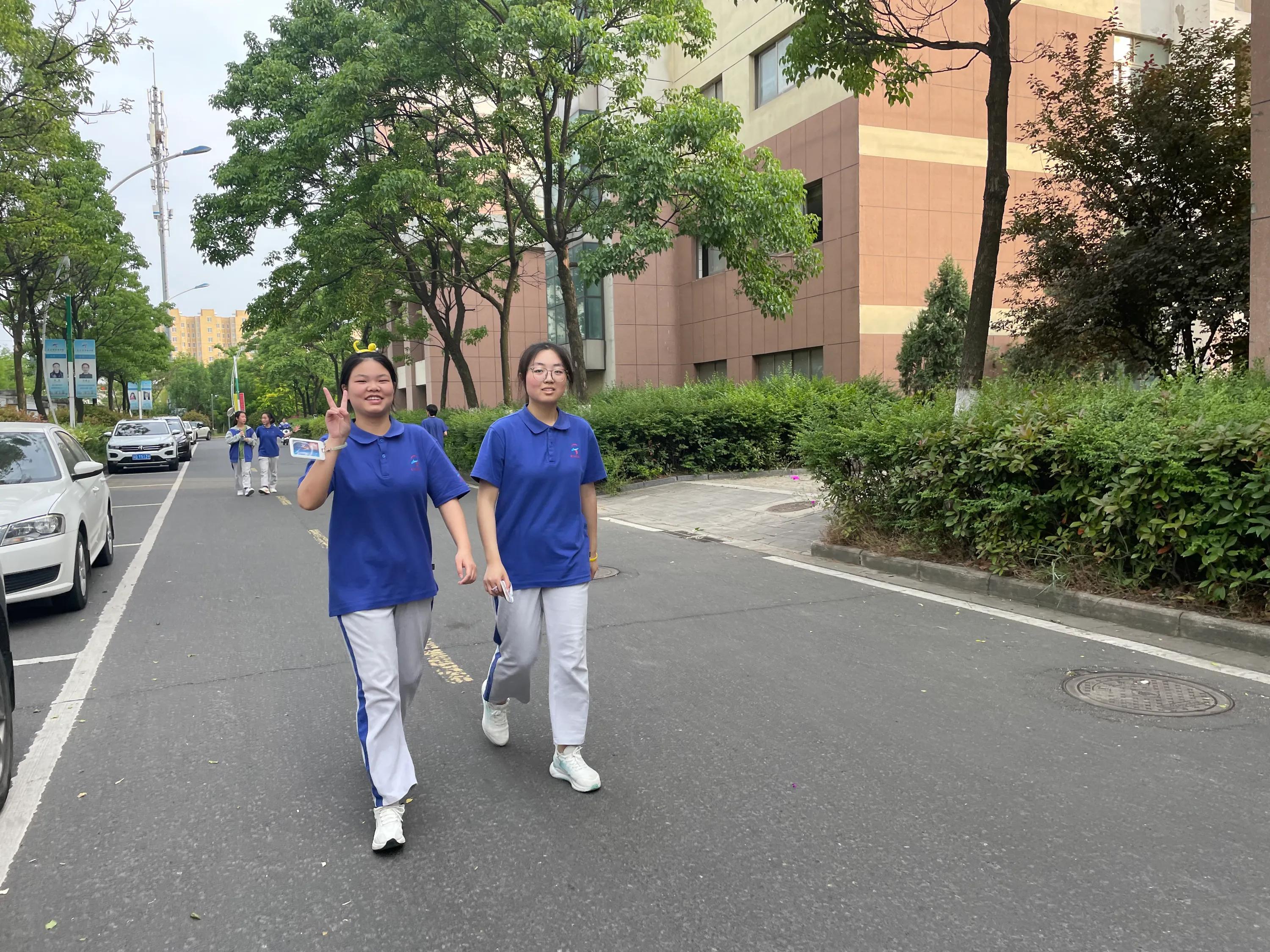 新学年第二学期No.258舒经活血勤锻炼感谢派驻病号看