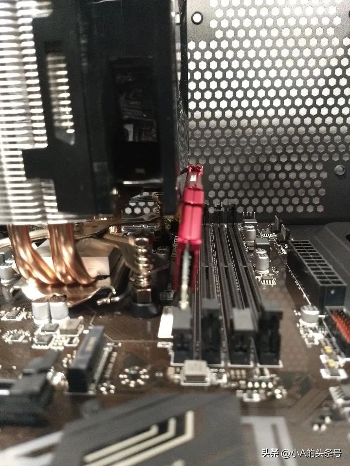 电脑反复自动重启什么原因,台式电脑反复重启但就是启动不了