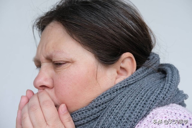 病毒性肺炎的症状表现诊断与治疗,病毒性肺炎的原因及治疗方案