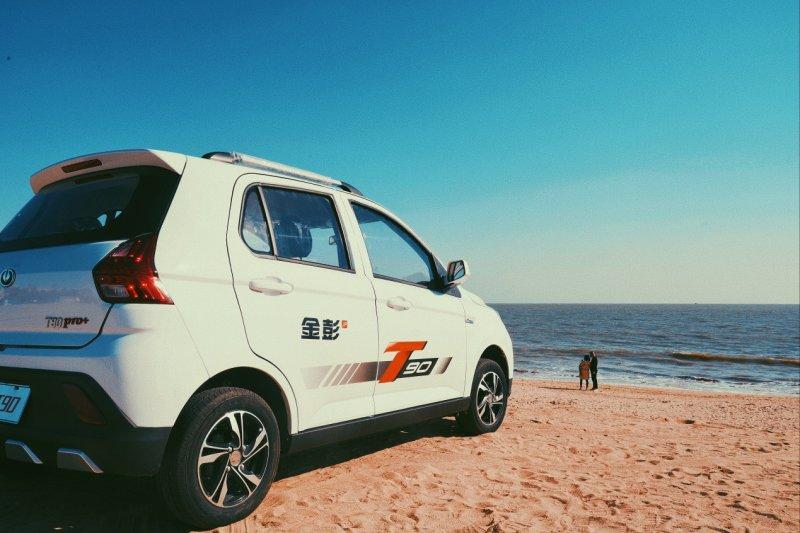 目前最小的新能源低速四轮代步车,国内最新的老年代步四轮车