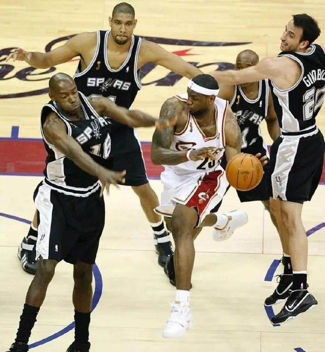 詹姆斯10进总决赛比分,18-19赛季詹姆斯打了几场赢了几场