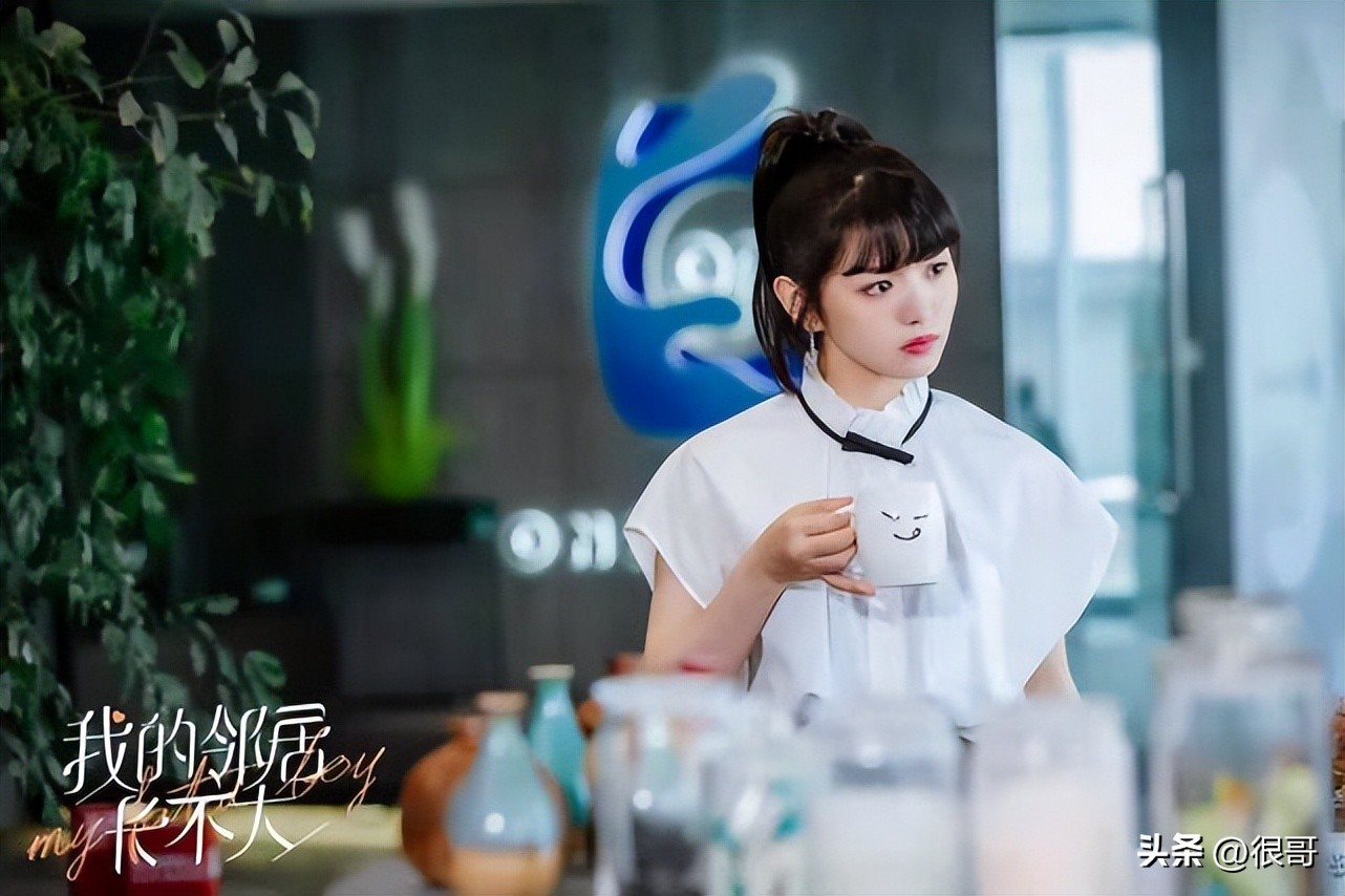 田曦薇凭借《卿卿日常》出圈,不仅七天涨粉45万,演技也备受好评