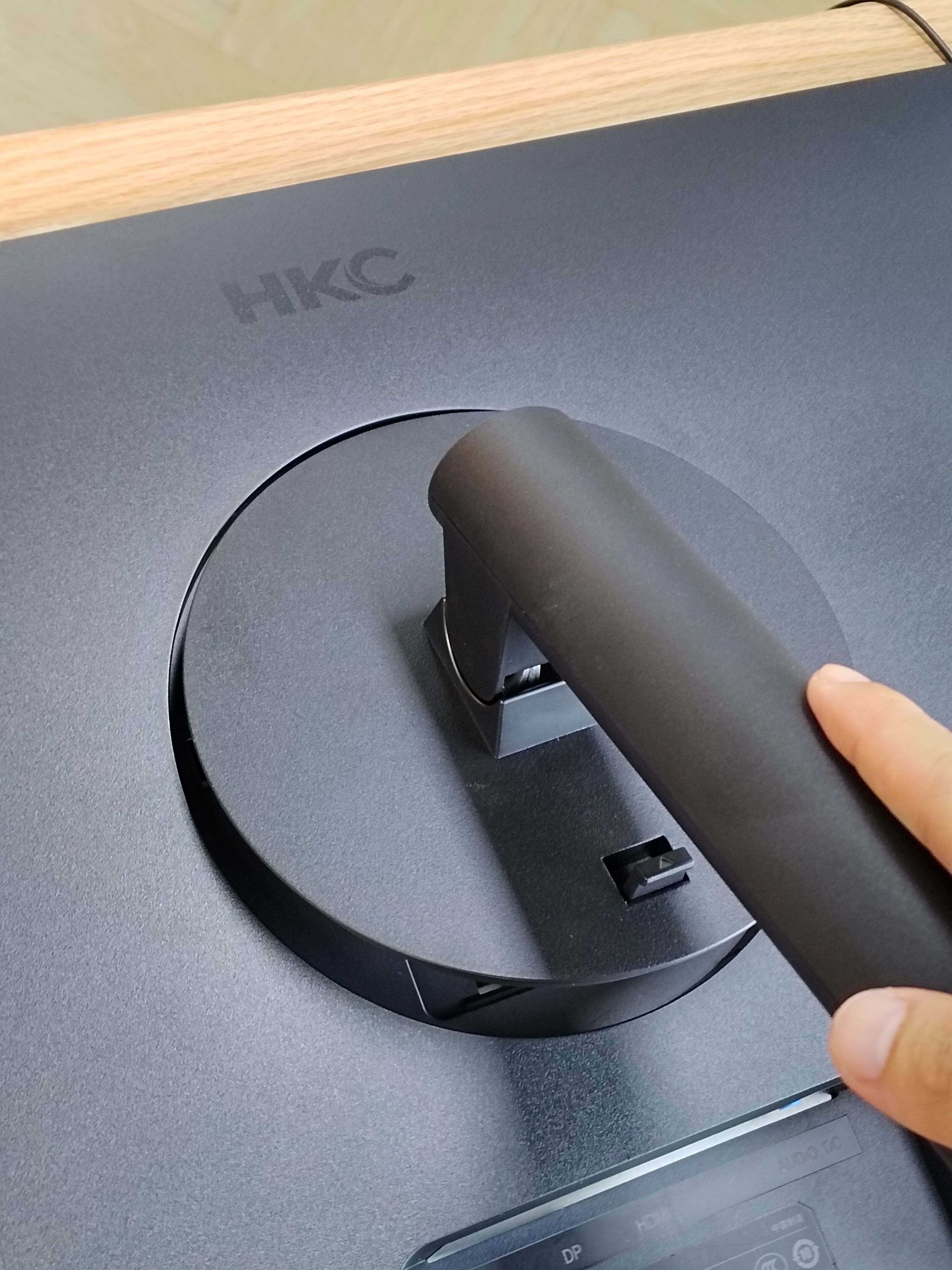 hkct3252u显示器32英寸4k评测,hkc27寸2k170曲面屏评测