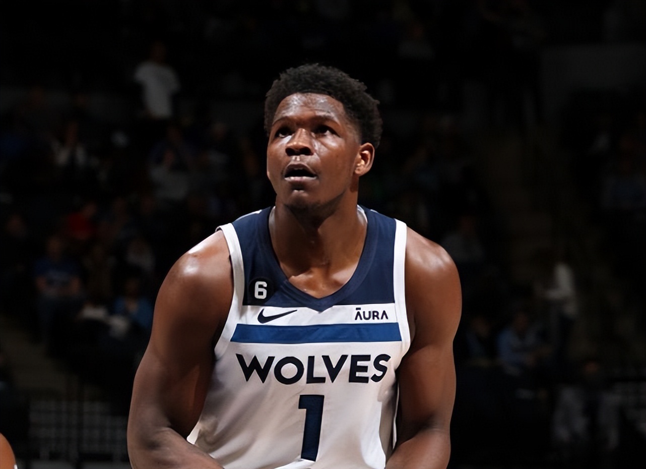 给谁都不换！盘点现役十大非卖品球员：次轮秀成基石，詹库上榜