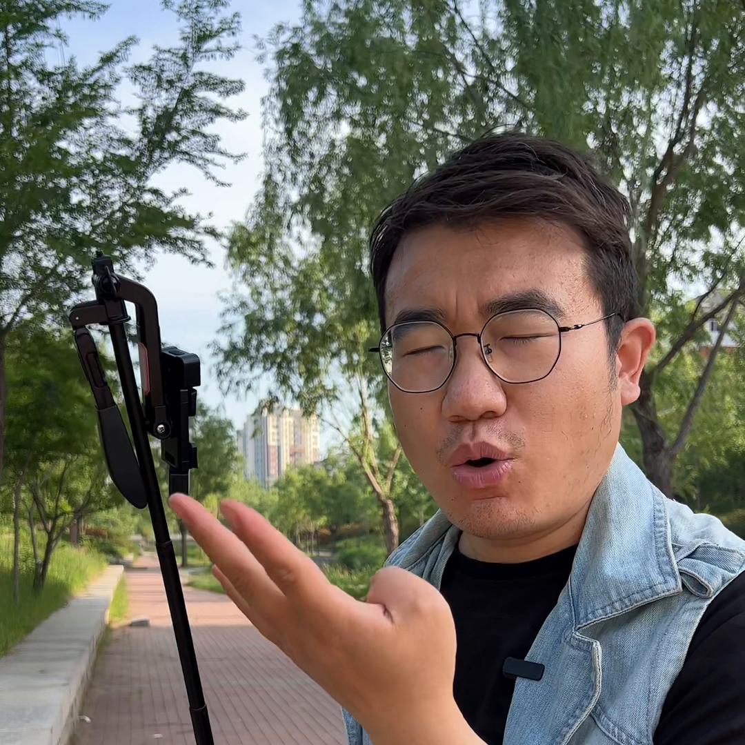 蓝牙自拍杆手机多功能三角支架,自拍杆最新款支架蓝牙补光