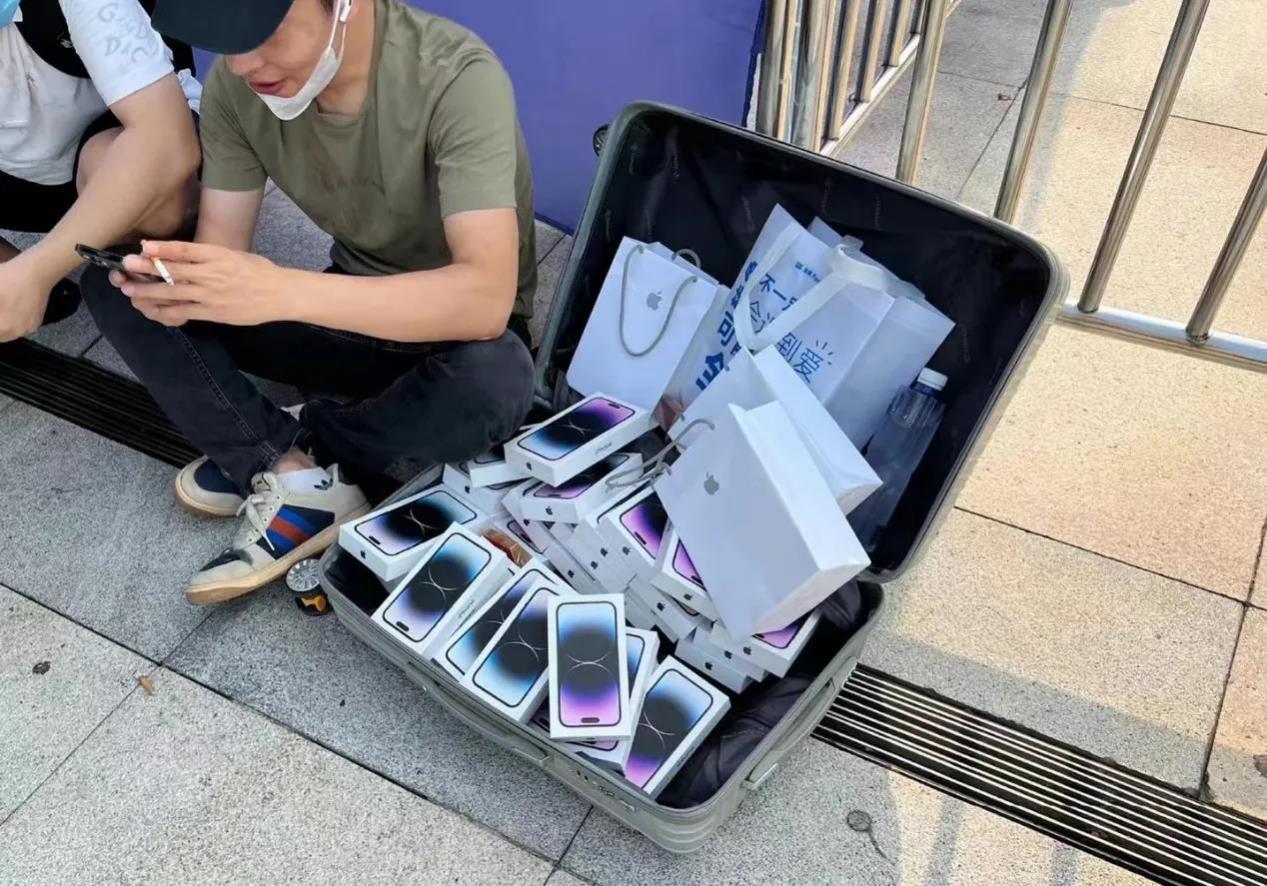 唯品会与京东买手机哪个靠谱,京东与唯品会哪个更适合买手机