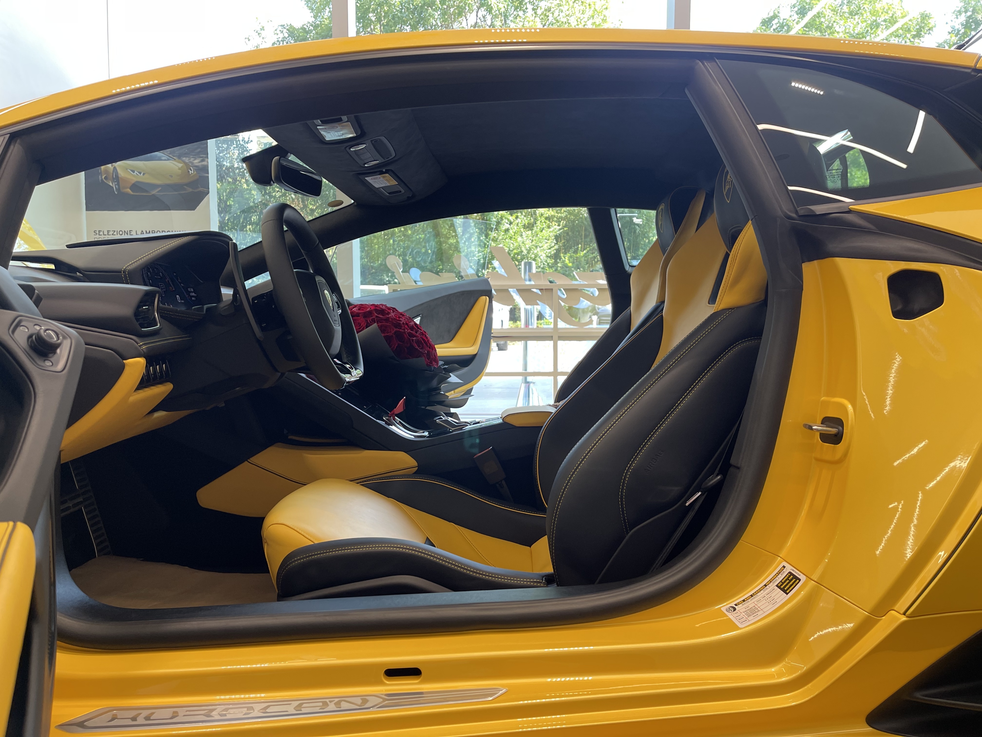 兰博基尼小牛45万的车,新车喜提兰博基尼小牛