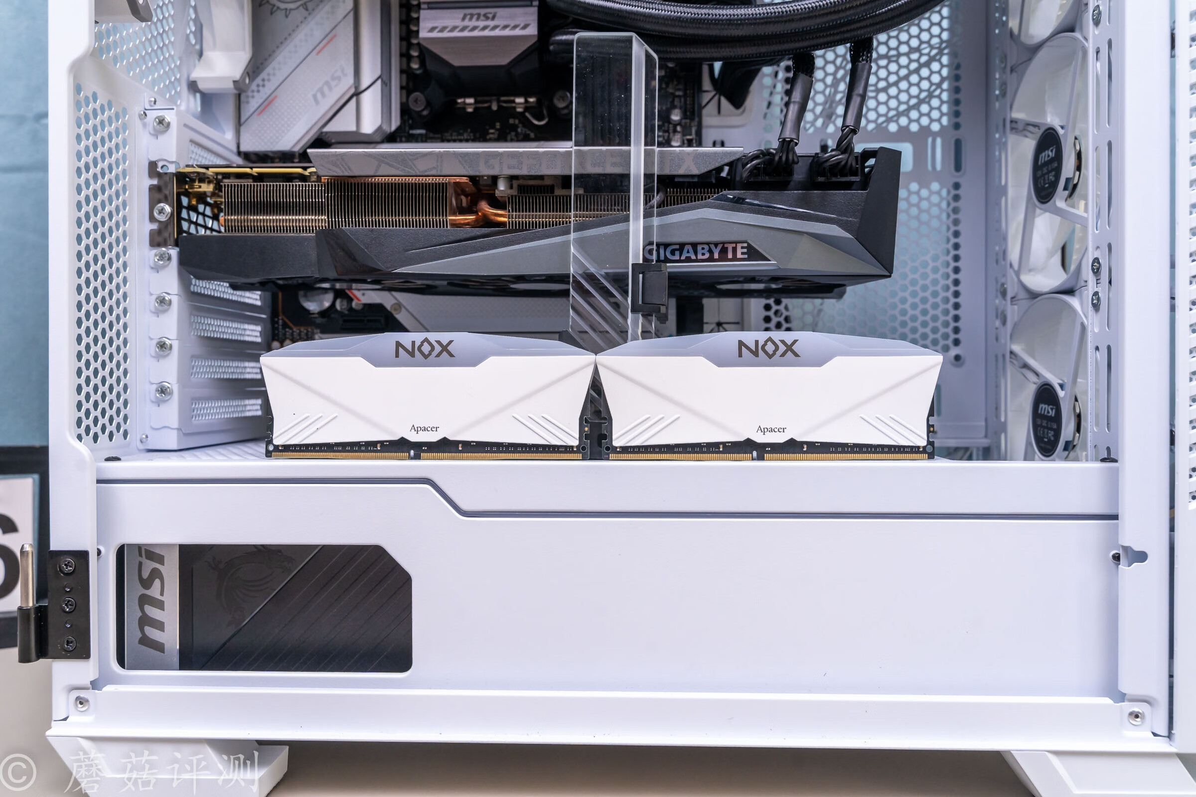 技嘉3090ti水雕显卡,技嘉rtx4090魔鹰oc怎么样