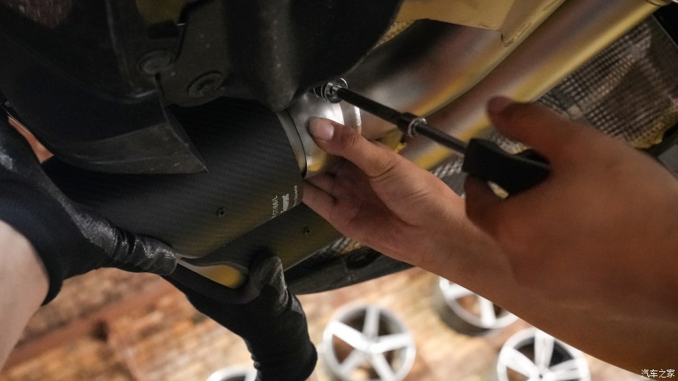 宝马x6m改迈莎锐同款排气,宝马e71x6m天蝎排气