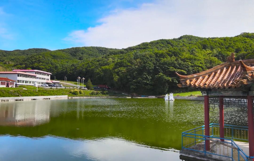 相见恨晚这首歌完整版,原汁原味古色古香的一座小城