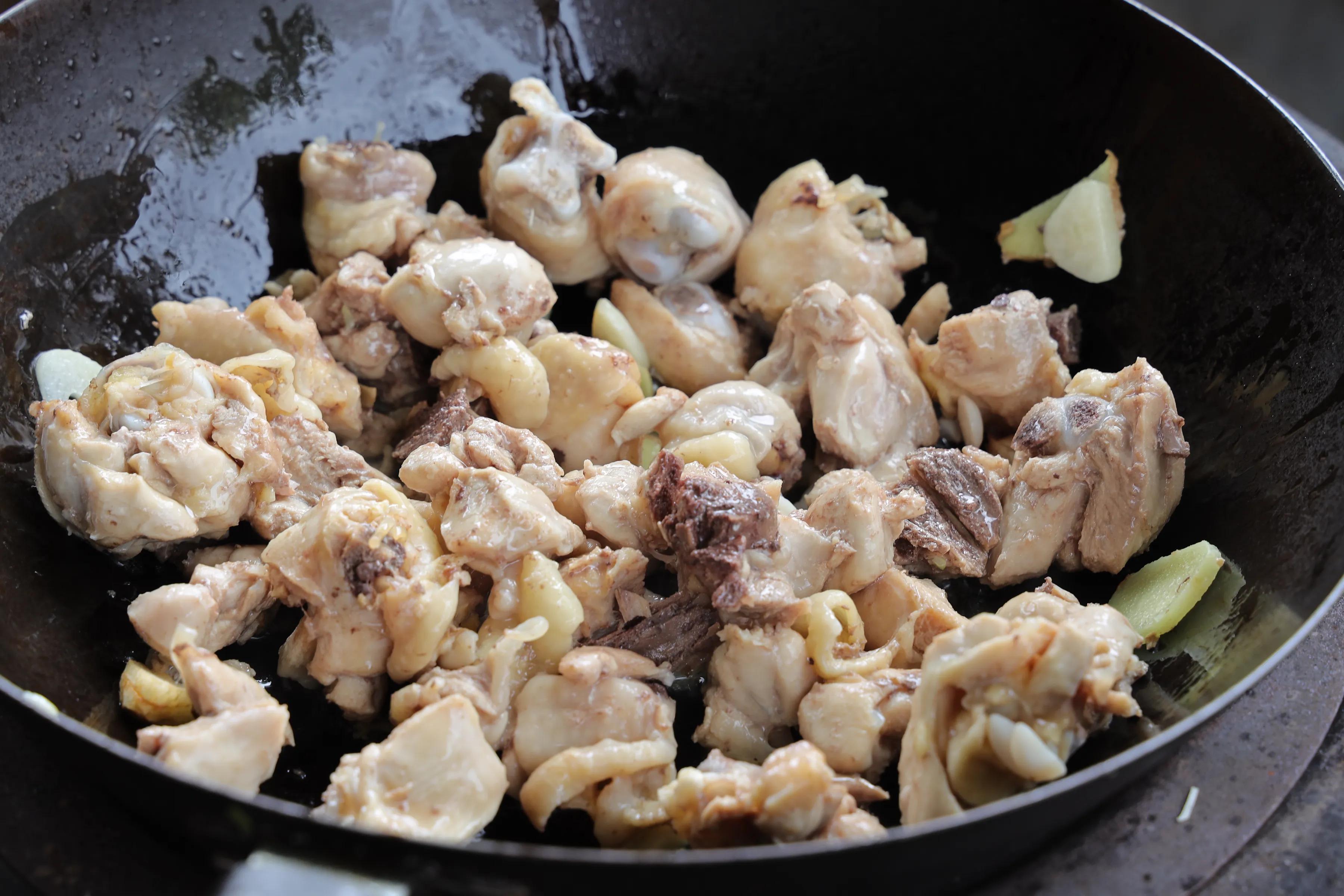 懒人黄焖鸡，一包酱汁就搞定，非常鲜美好吃下饭，一定要试试