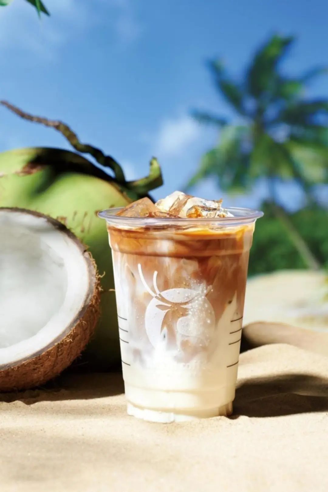 椰树椰汁：将“擦边”进行到底