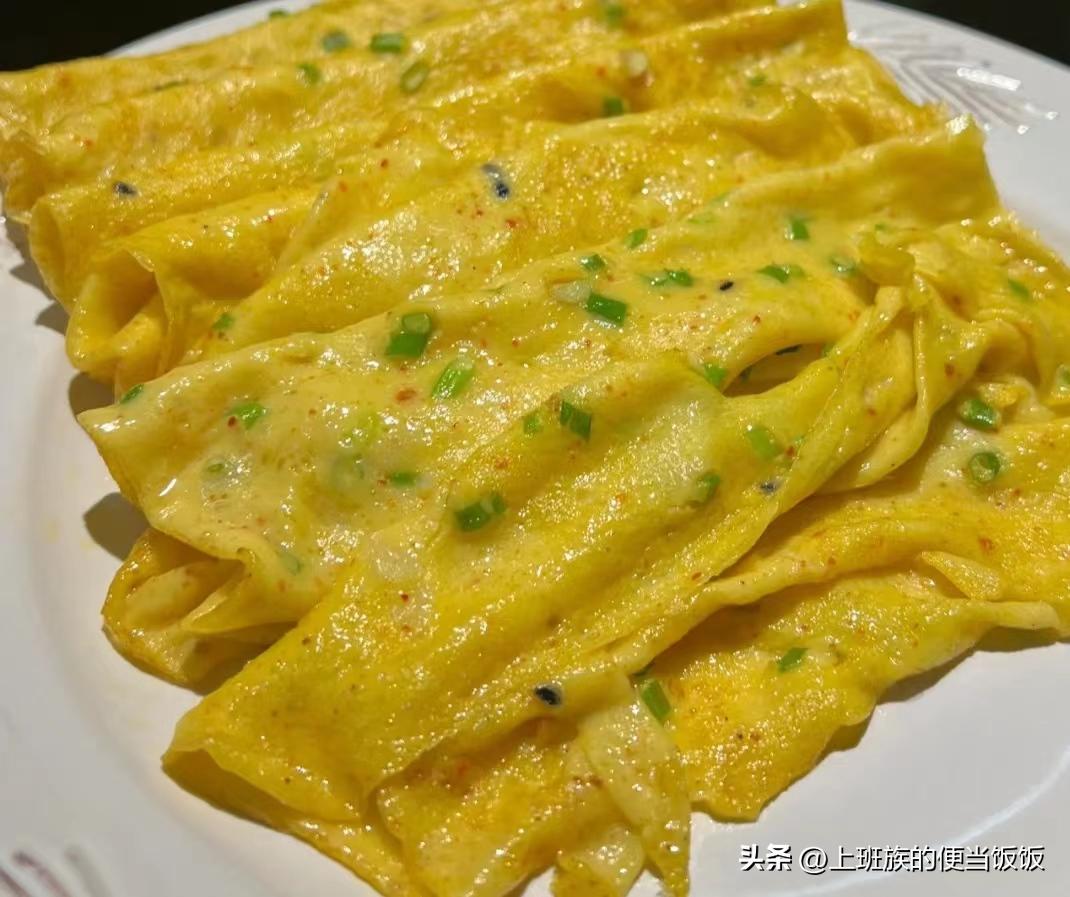 鸡蛋别总炒着吃了,鸡蛋饼和煮鸡蛋