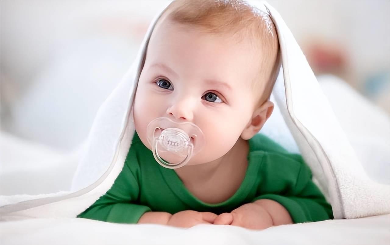 半岁宝宝宁可饿着，也不愿意吃奶，这是为何呢？