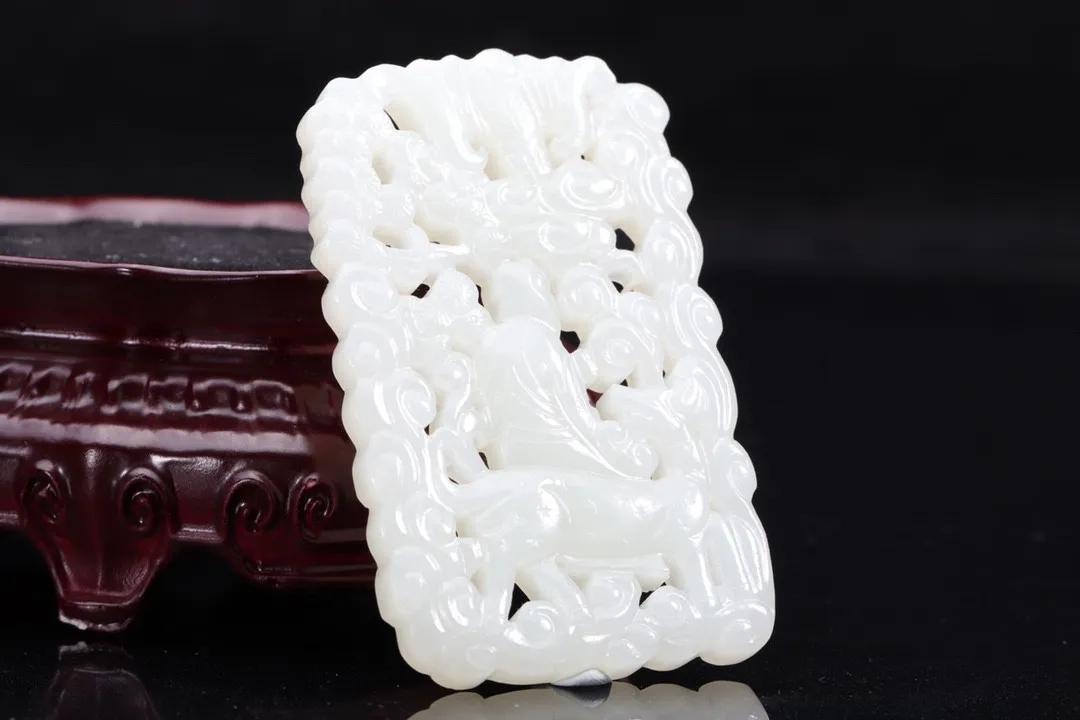 老玉镂空寿字玉佩值钱吗,和田玉青玉福禄寿牌