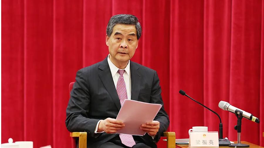 移英“黄丝”又遭暴击，英国放话嫌弃“低技术”移民，网友：BNO签证是个“阴毒”计划，五年后又被赶回香港