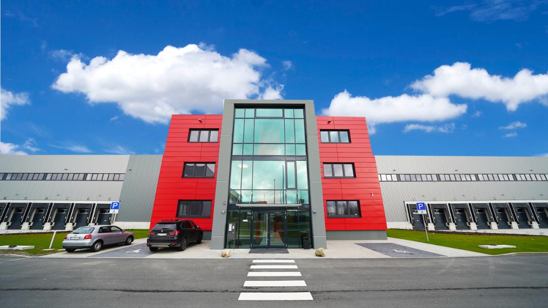 万邑通德国仓入选速卖通生态仓，智能仓储机器人助力便捷出海