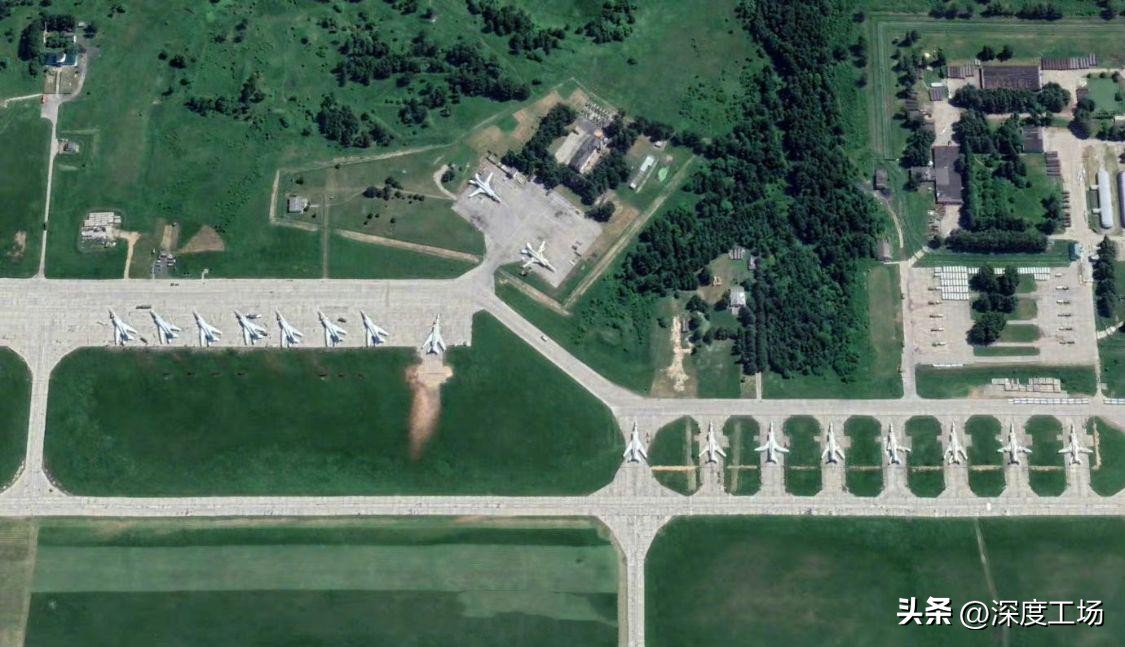 乌军空袭俄核轰炸基地,乌军无人机突袭俄军轰炸机基地