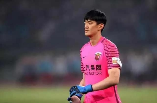 一名优秀的门将能顶半支球队,一个守门员零封一场能挣多少