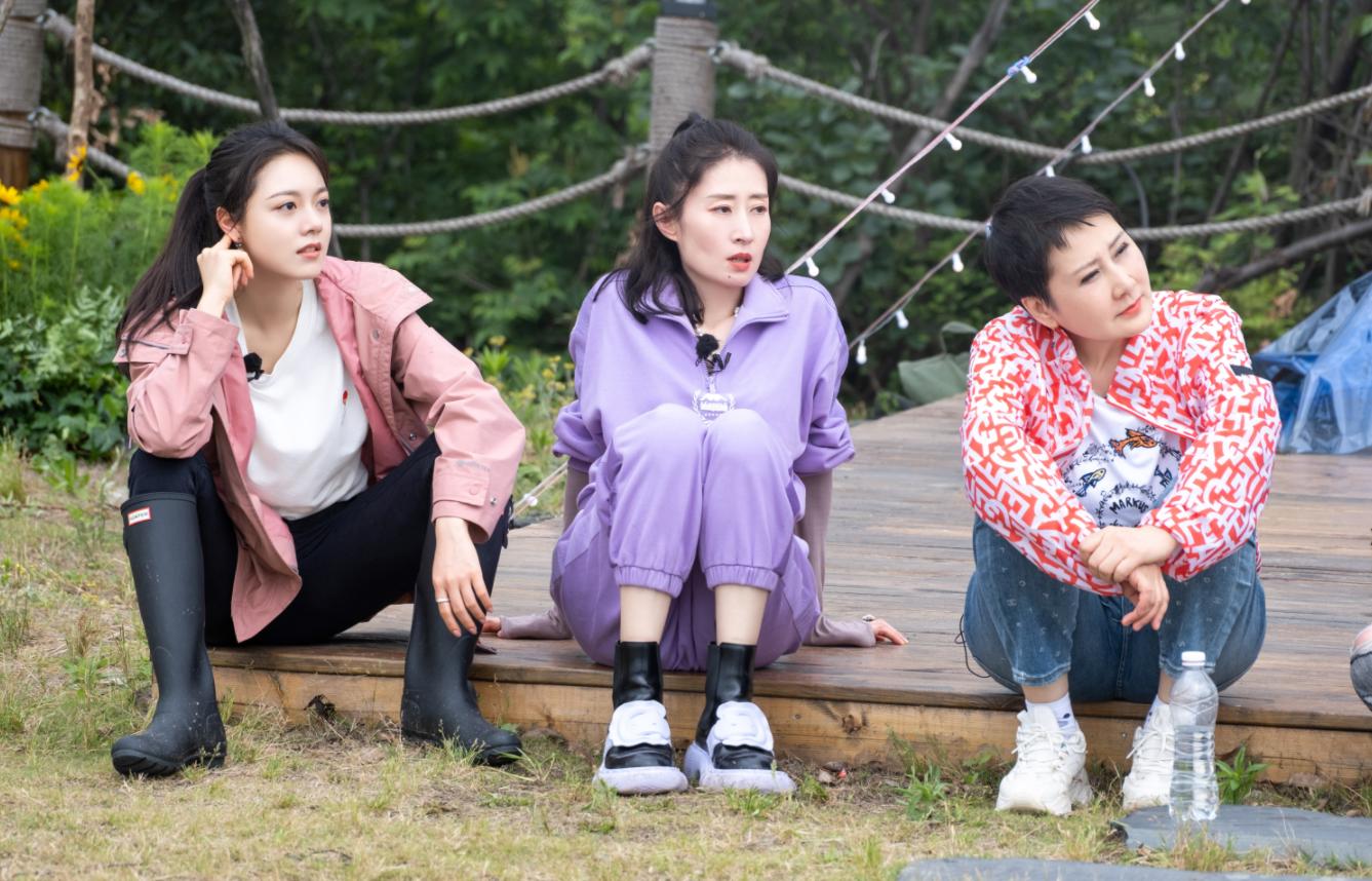 花少4杨幂提东西视频,花少4杨幂提东西画面