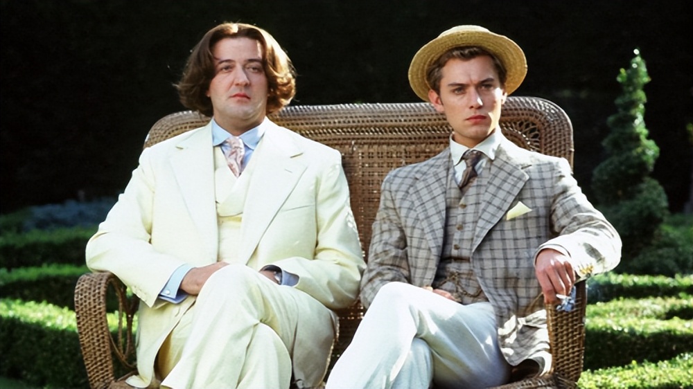 “同性恋”小狗被恐同主人遗弃，因祸得福，找到新的同性恋家庭