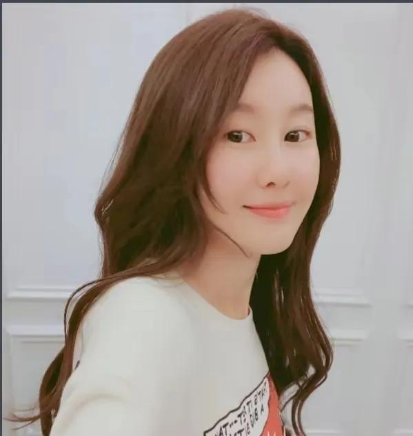 王宝强与孩子的近照,王宝强家里的保姆照片