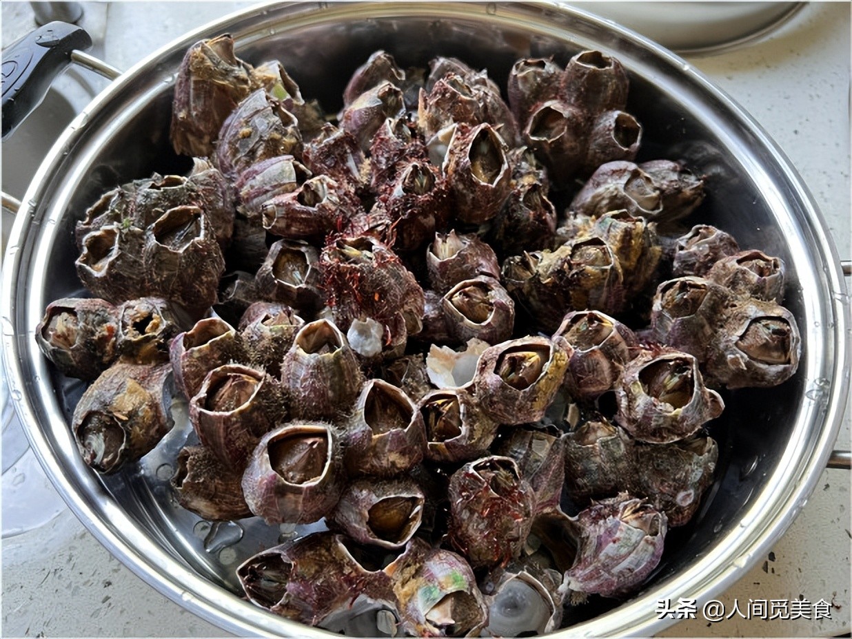 山东婆婆花1h做的菜，儿媳妇一口不吃直接扔了，网友：我也不敢吃