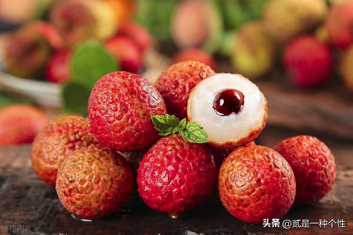 西瓜荔枝和芒果,芒果哈密瓜西瓜水果