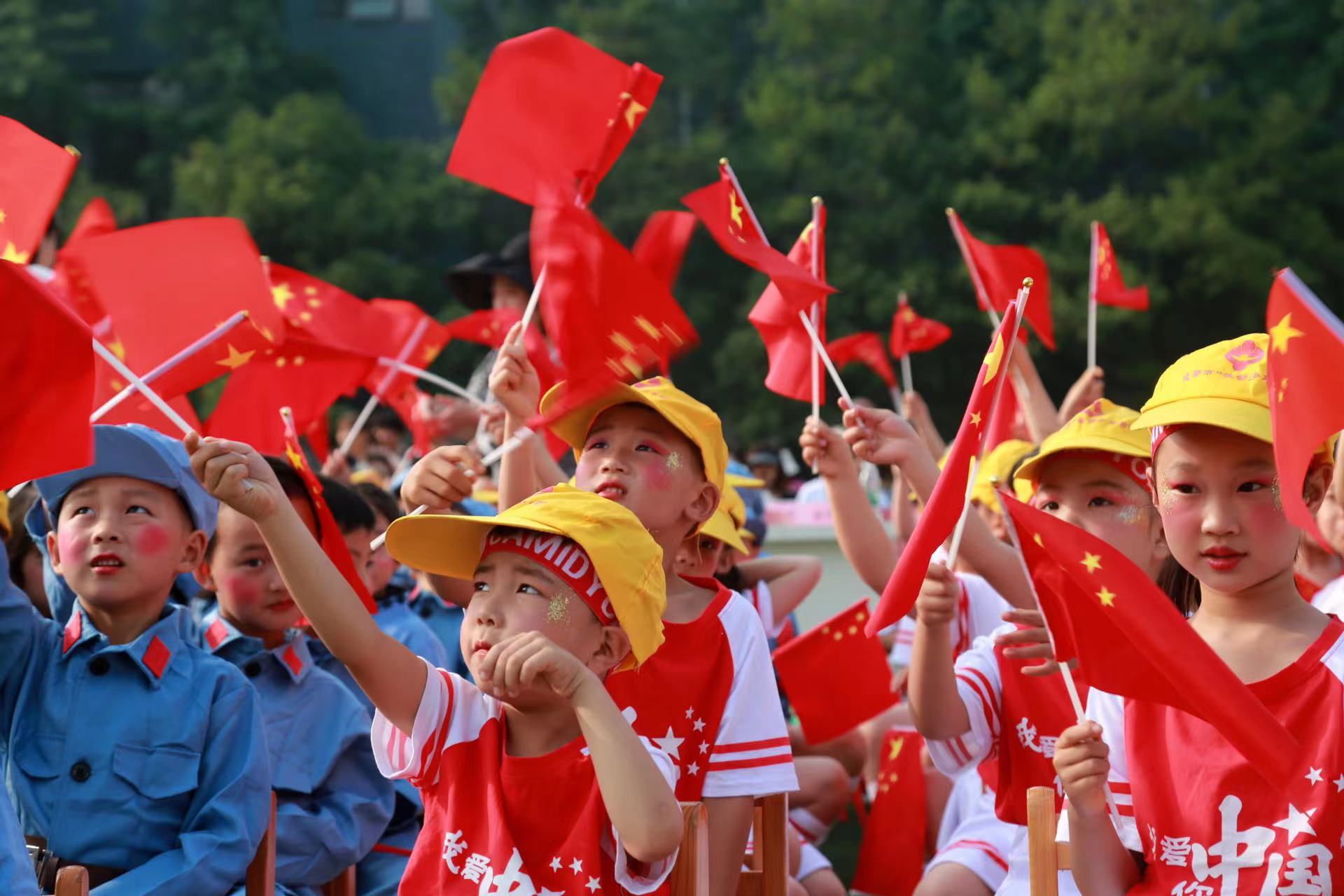 爱成都迎大运主题绘画作品第一名,爱成都迎大运争做励志好少年