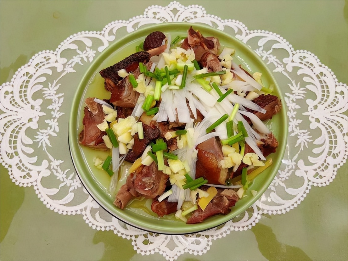 我妈今年68，网红情感主播，连麦了20岁“非主流”男孩