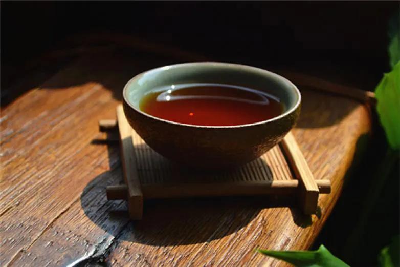 肝火旺盛湿气重喝什么茶比较好,肝火旺盛湿气大喝什么茶