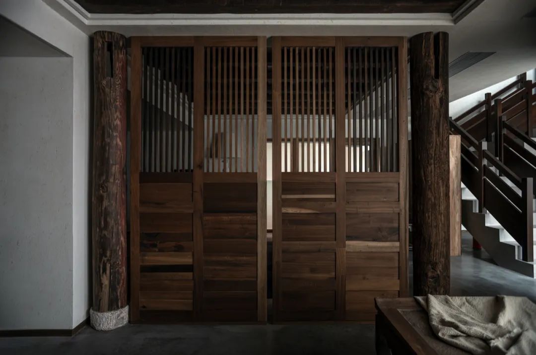 湖北夫妻造房子,湖北夫妻两万造房