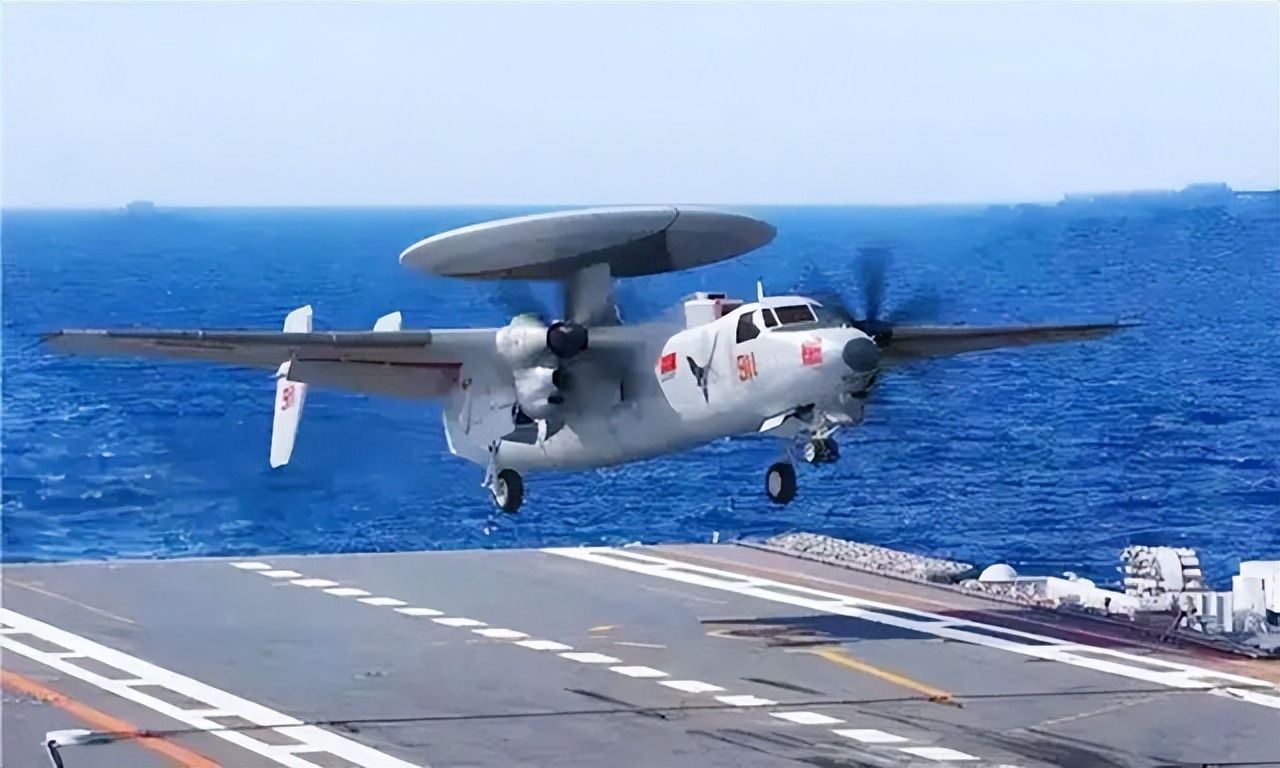 中国第2艘055万吨大驱已下水,003航母055大驱战力评价最新消息