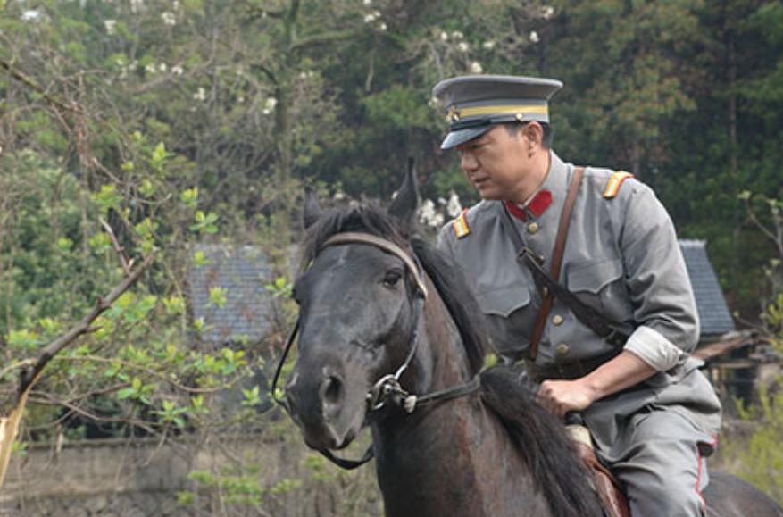 生死线打拼10年,穷小子彭德怀,为何从军后一路升迁?多亏2贵人