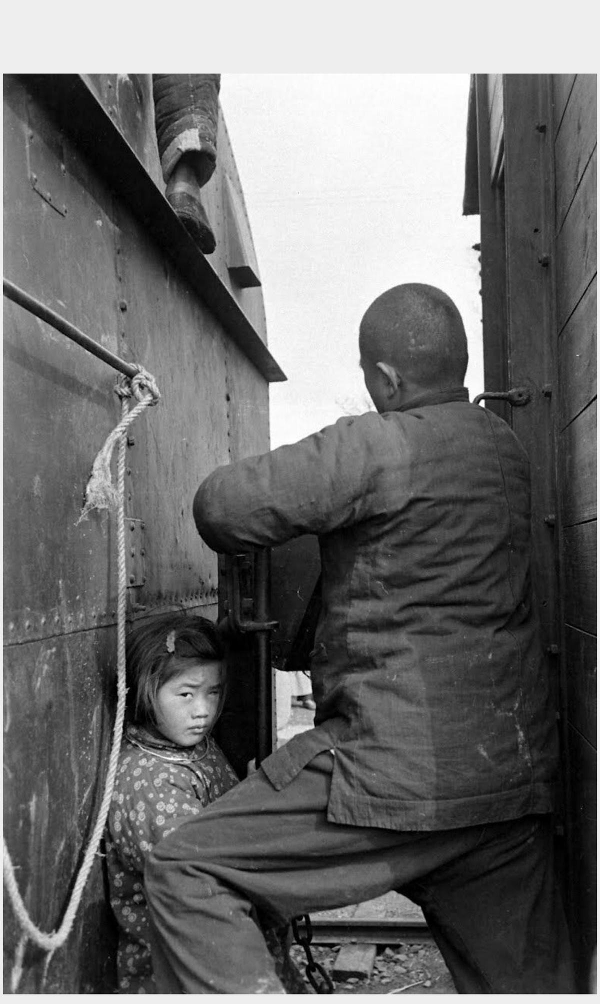 日军日记:*安妇慰**不服从管教,我很愤怒,用*刀刺**插入她的*体下**