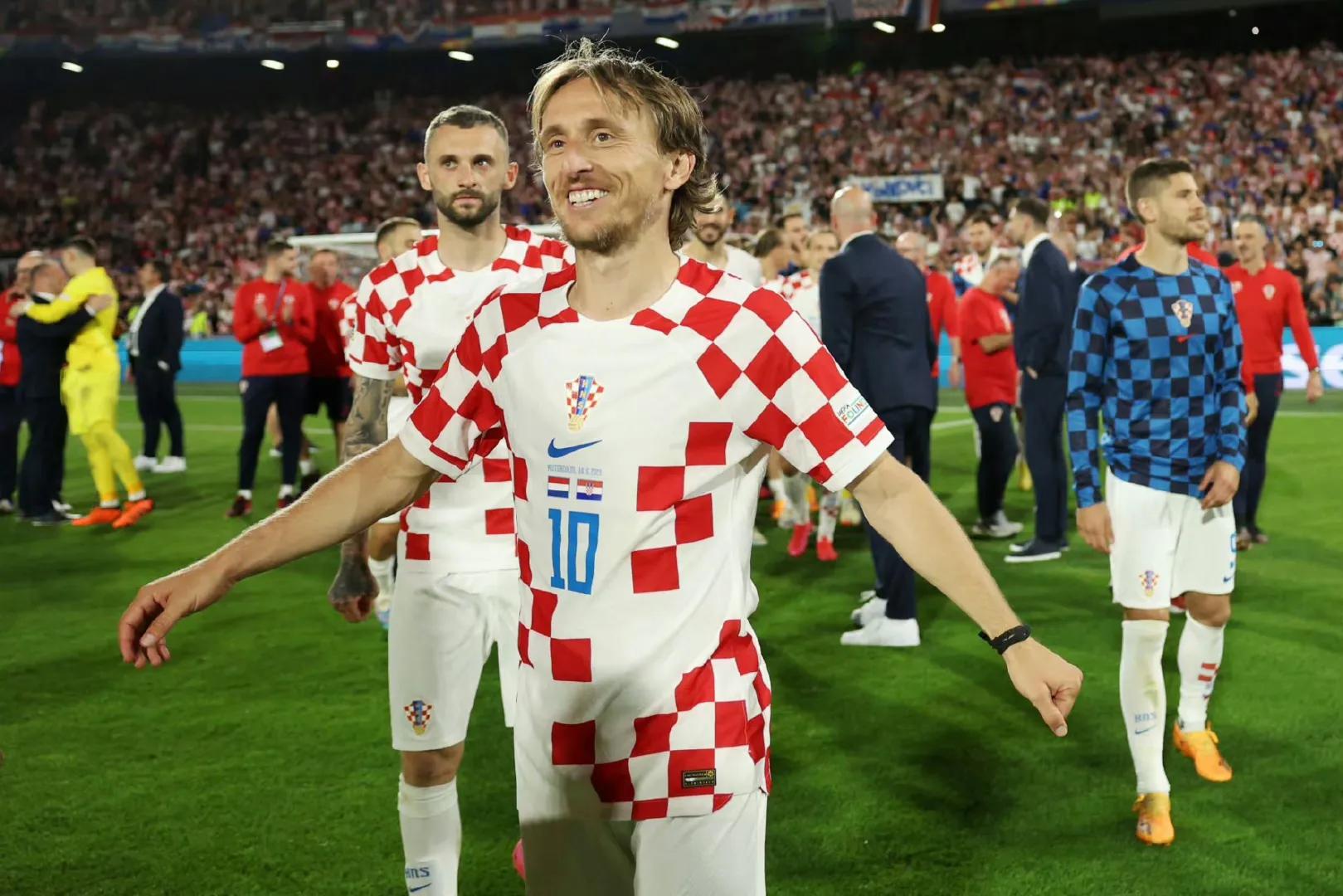 莫德里奇上场30分钟逆转巴萨,莫德里奇带领克罗地亚进决赛