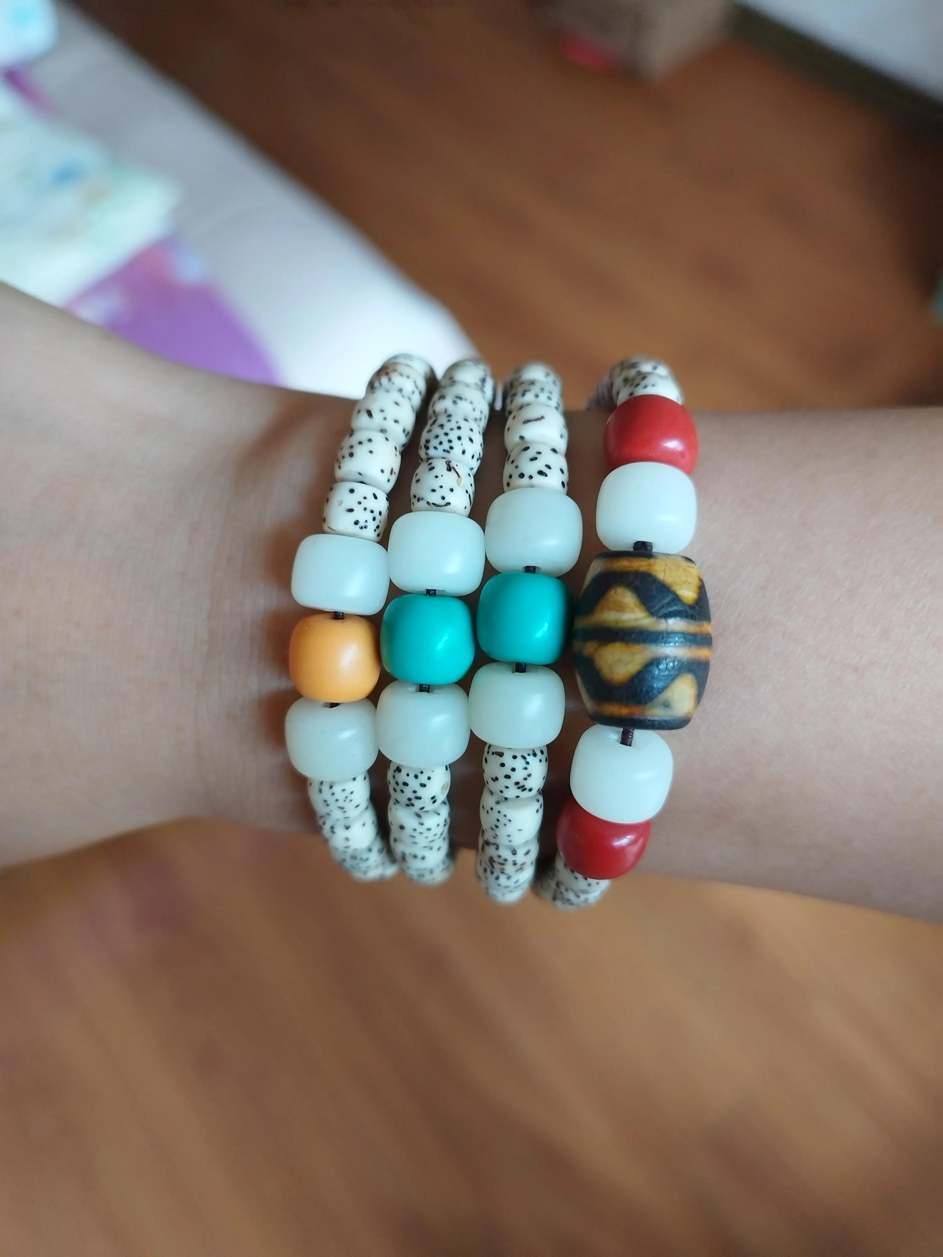 晒晒我的翡翠手串,晒晒我的天珠手串