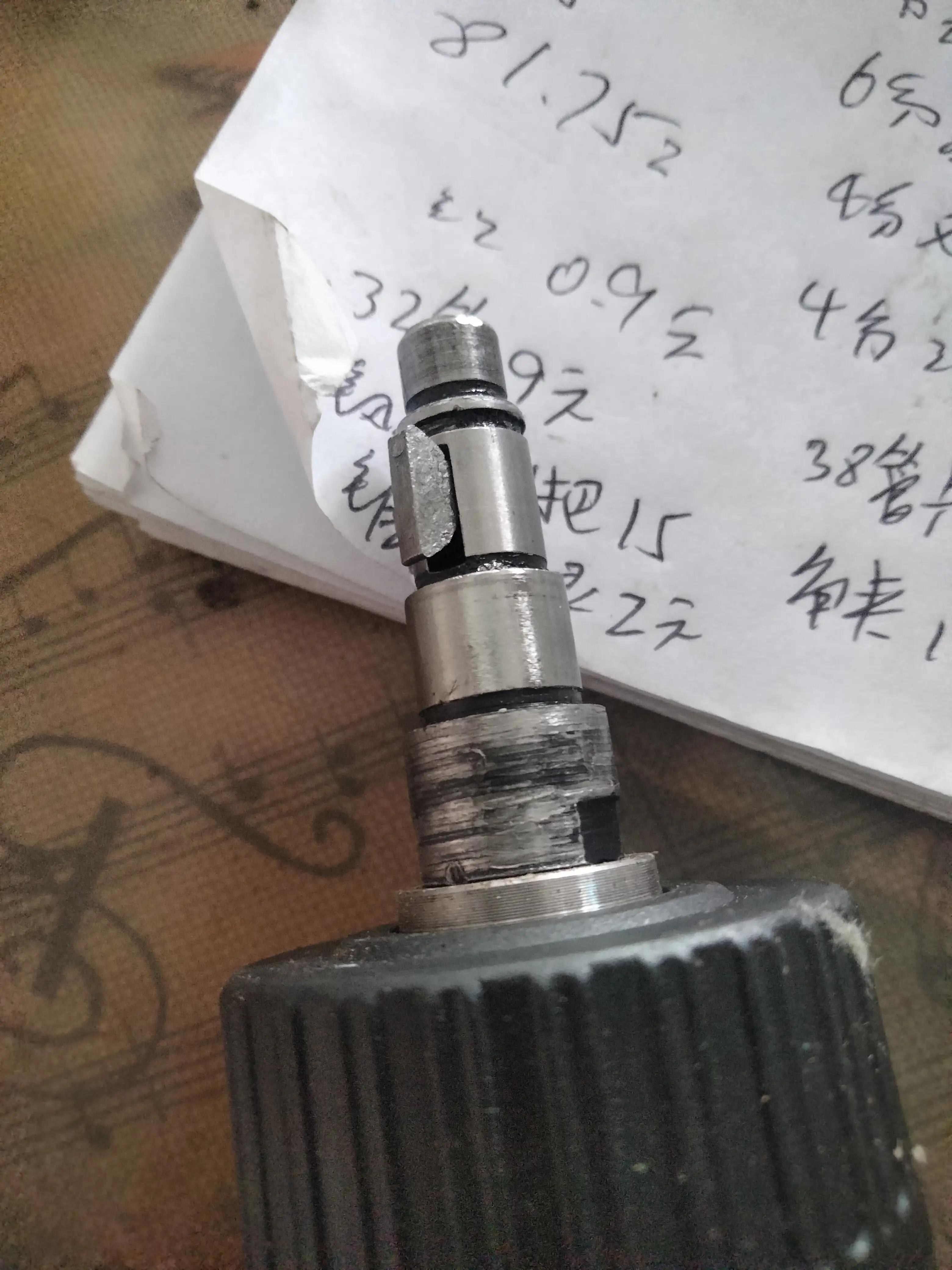 小型手电钻如何安装套筒,手电钻固定十字钻头