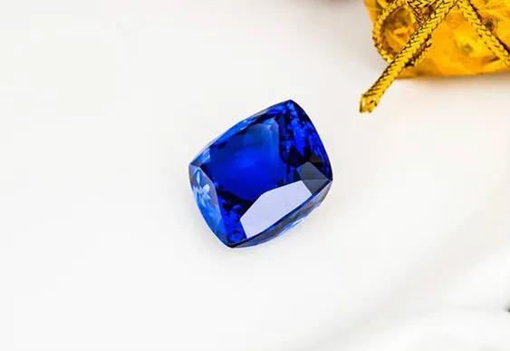 关于世界天然宝石排行榜,天然宝石与人工宝石