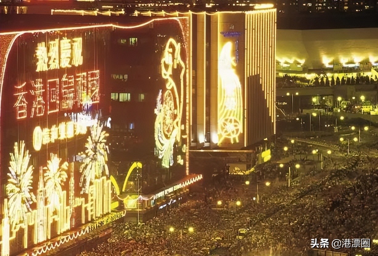 回顾香港回归经典瞬间,重温香港回归的历史时刻场面