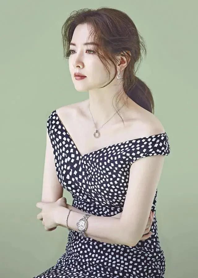 韩国演员李英爱的爱情,韩国演员李英爱的丈夫是干啥的