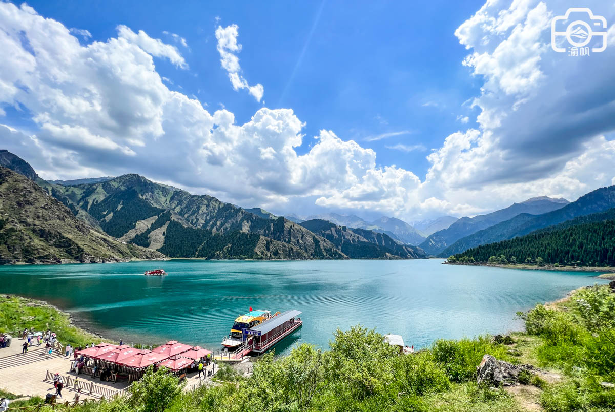 天山天池风景区里西王母瑶池,天山博格达峰下的天池介绍