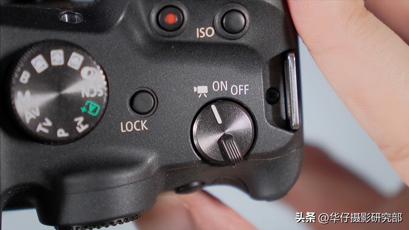 佳能r7与索尼a6400,佳能微单r7和r6哪个级别高些